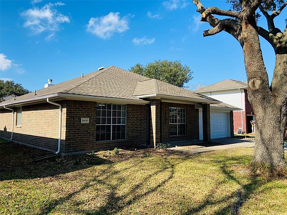 3rd image of 1404 Helmsley Dr
