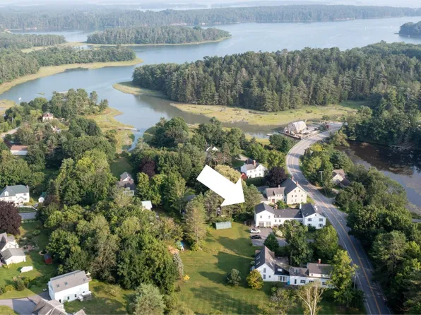 77 South Street, Freeport, ME 04032