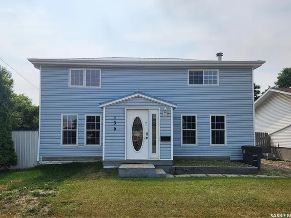 430 3rd STREET, Estevan, SK S4A 0P2