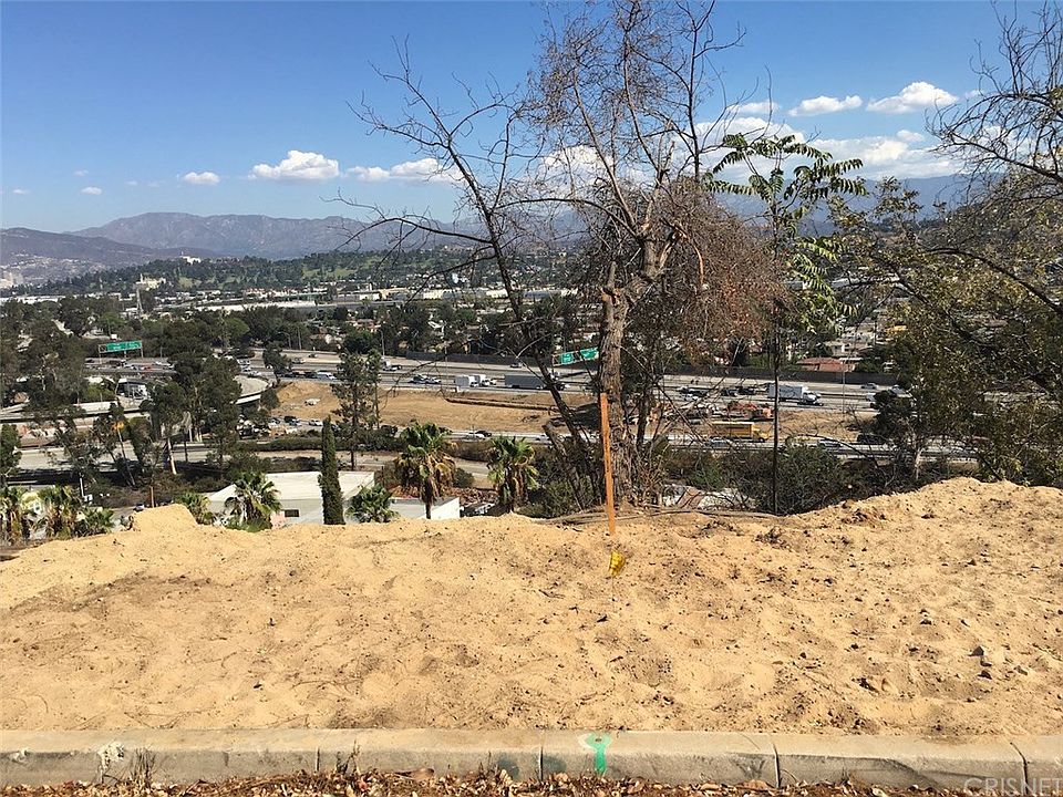 2nd image of 1928 Sunflower Ave