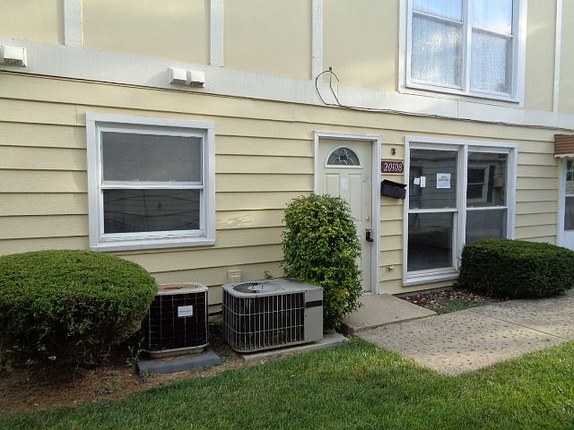 1st image of 20108 Willow Dr #0