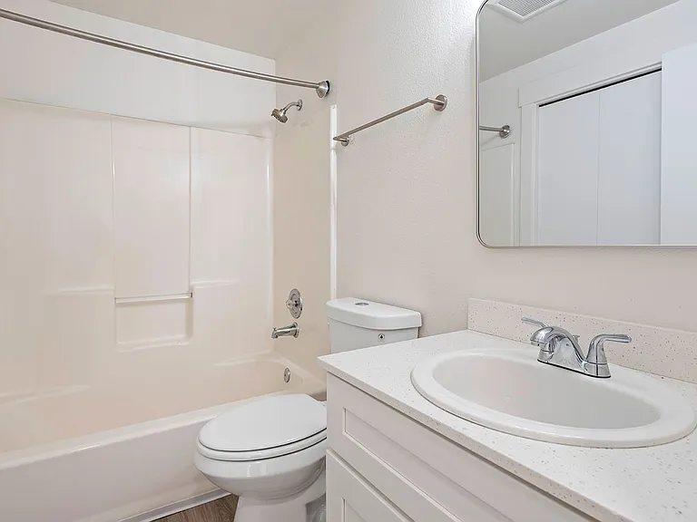 Alcove Apartment — Photo 22