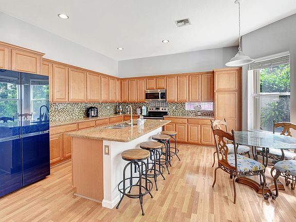 4th image of 4102 Woodhill Place