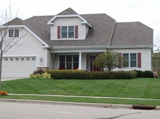 637 Meadow Mist Ct, Deerfield, WI 53531