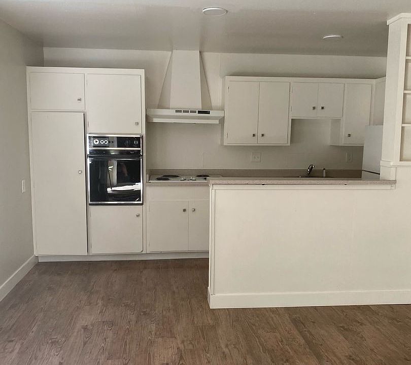 1st image of 2307 I St #5