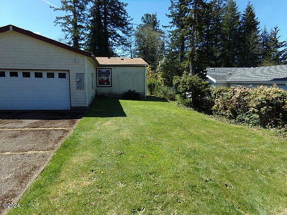 3rd image of 2009 SE Donelle Dr