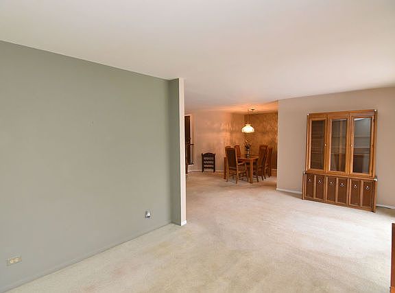 5th image of 1712 Lakecliffe Dr APT A