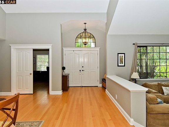 3rd image of 30 Headland Ct
