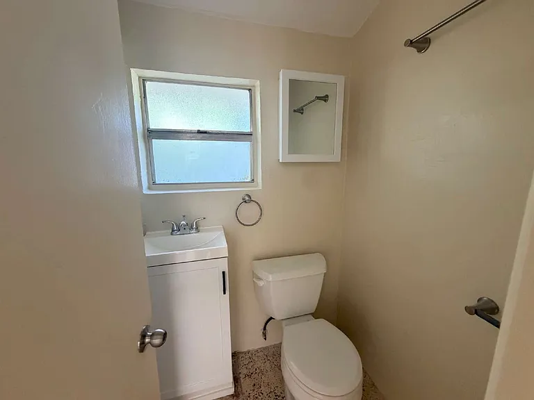 5808 Olive Dr — Photo 9