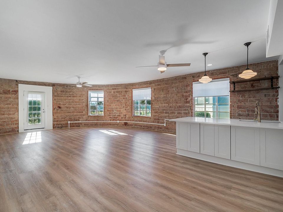 1st image of 1402 McCoy St #1