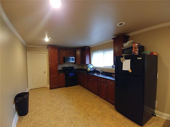 5th image of 7730-32 Henley St