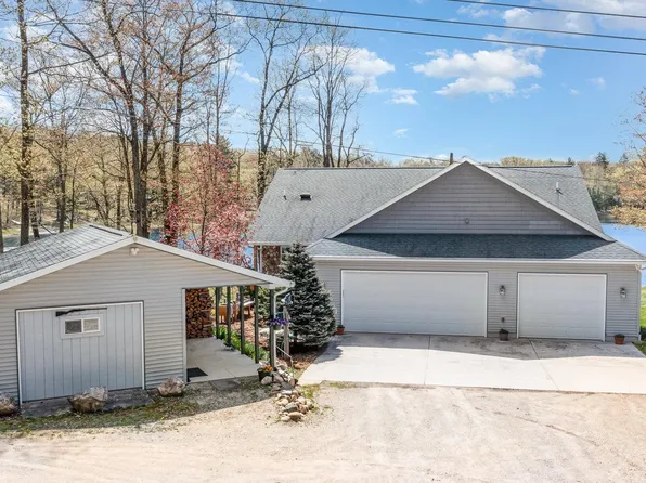 1218 Headquarters Rd, Prudenville, MI 48651