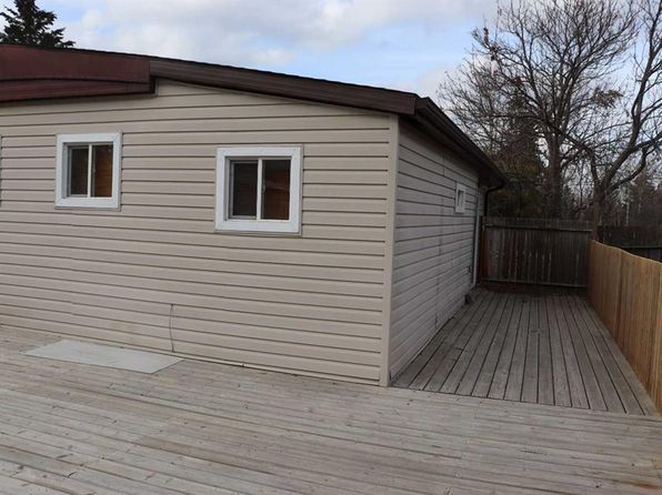 7011 N Glenwood Dr, Edson, AB T7E 1M5
