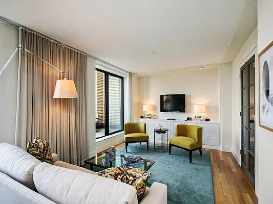 Rented by Engel & Völkers New York City | media 9