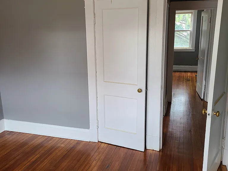 531 Willow Ave — Photo 10