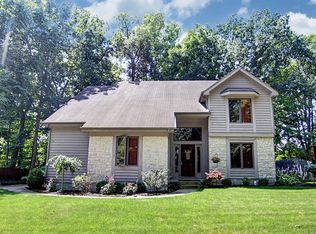 923 Wind Forest Dr, Springboro, OH