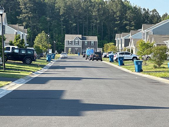 5th image of 38364 Elizabeth Ln