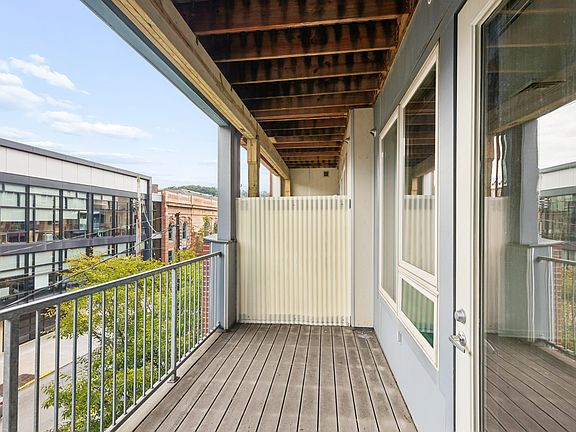 5th image of 3459 Butler St APT 205