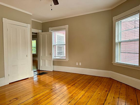 3rd image of 21 Beckford St #2