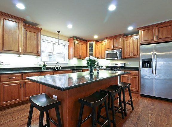 4th image of 9424 Tulley Ave
