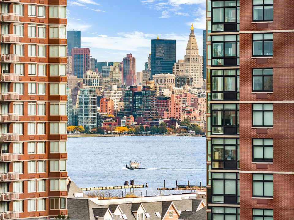 1st image of 150 Bay St #D65e077f5
