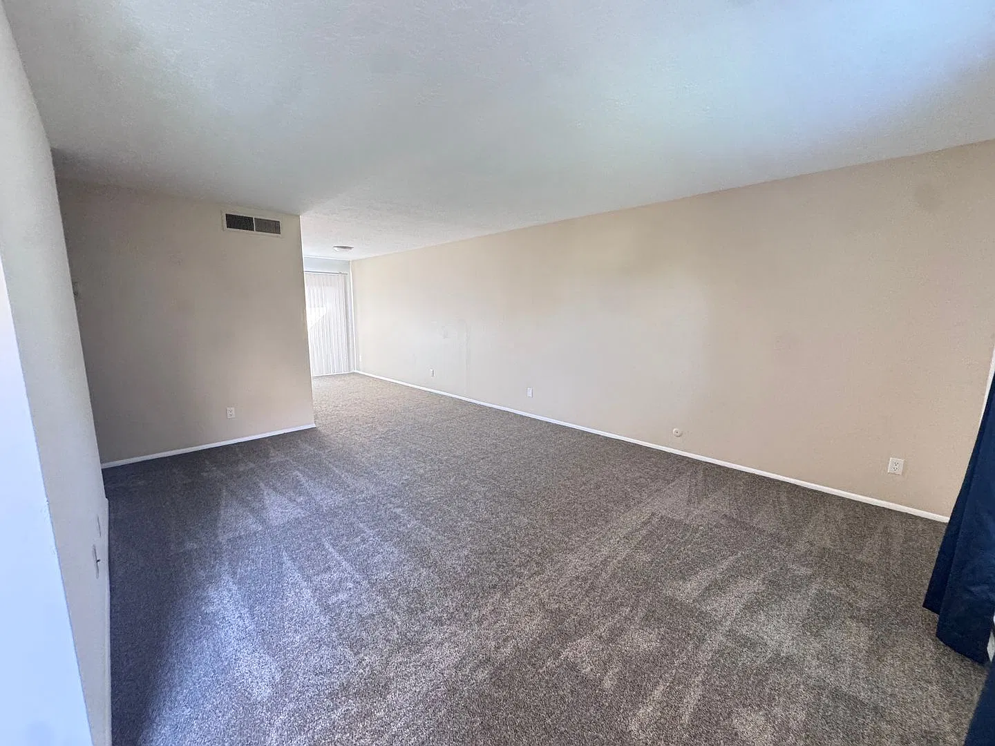 Move-in ready 2-bedroom! — Photo 2