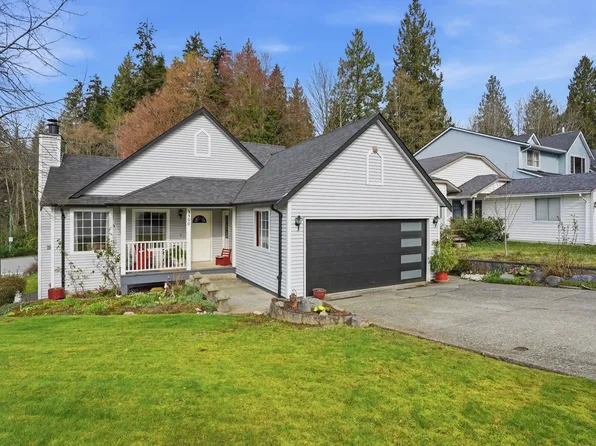 3300 Manning Cres, North Vancouver, BC V7H 2R6