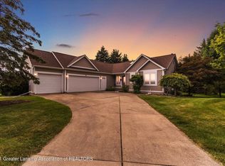 3900 Knotwood Dr, Holt, MI 48842