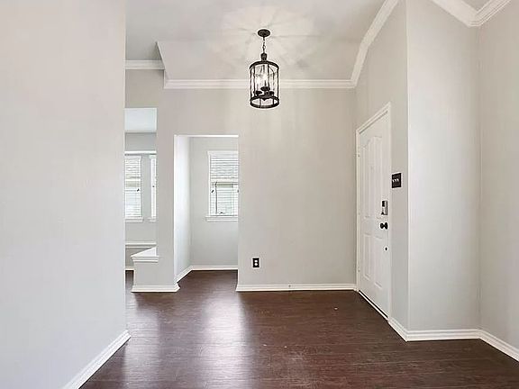 3rd image of 5124 Nash Ln