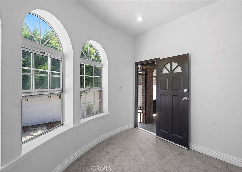 1st image of 5334 S Victoria Ave