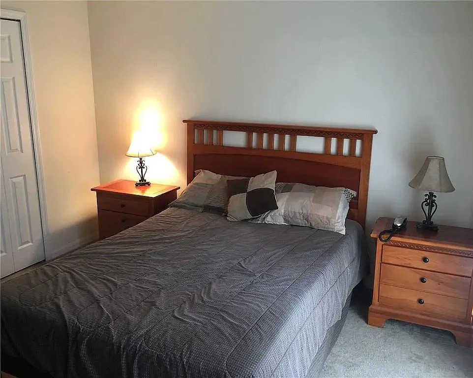 3 bed, 2.5 bath, 1291 sqft, $1,799 — Photo 4