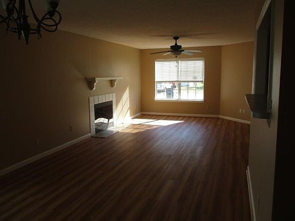 4th image of 2041 W Windgate Ct