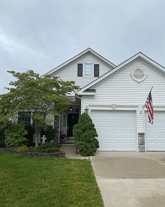 Front of home from
Street