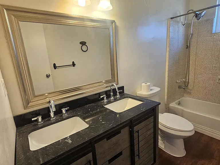 1214 E Broadway #B — Photo 6