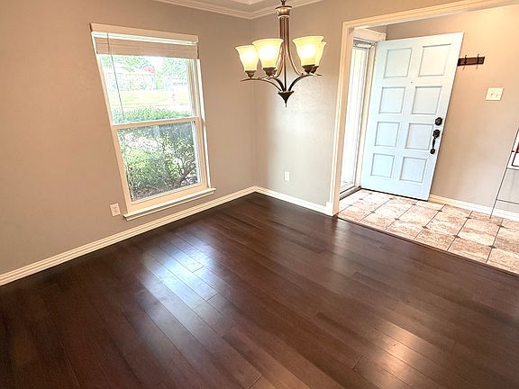 Separate dining room