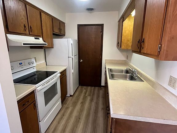 5th image of 1624 Buttonwood Ct APT I
