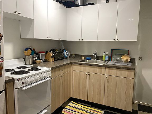 4th image of 157 1/2 Stanton St APT A