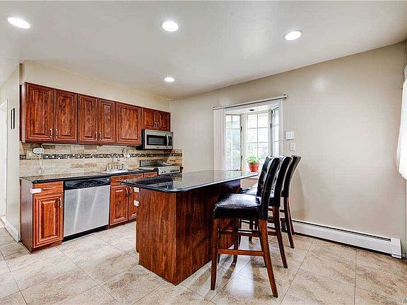 4th image of 235 Cypress Ln W