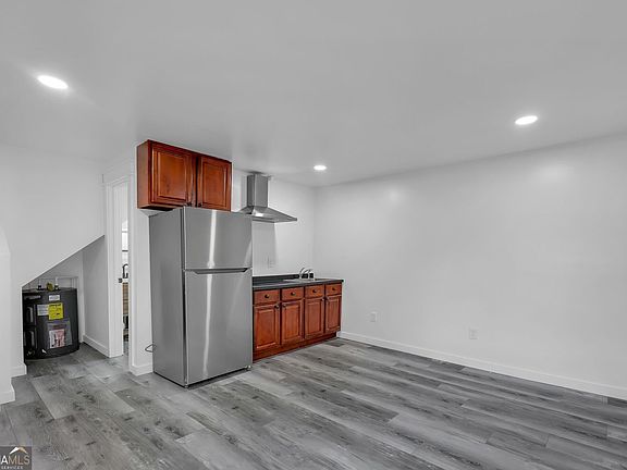5th image of 569 Garner Way NW #A