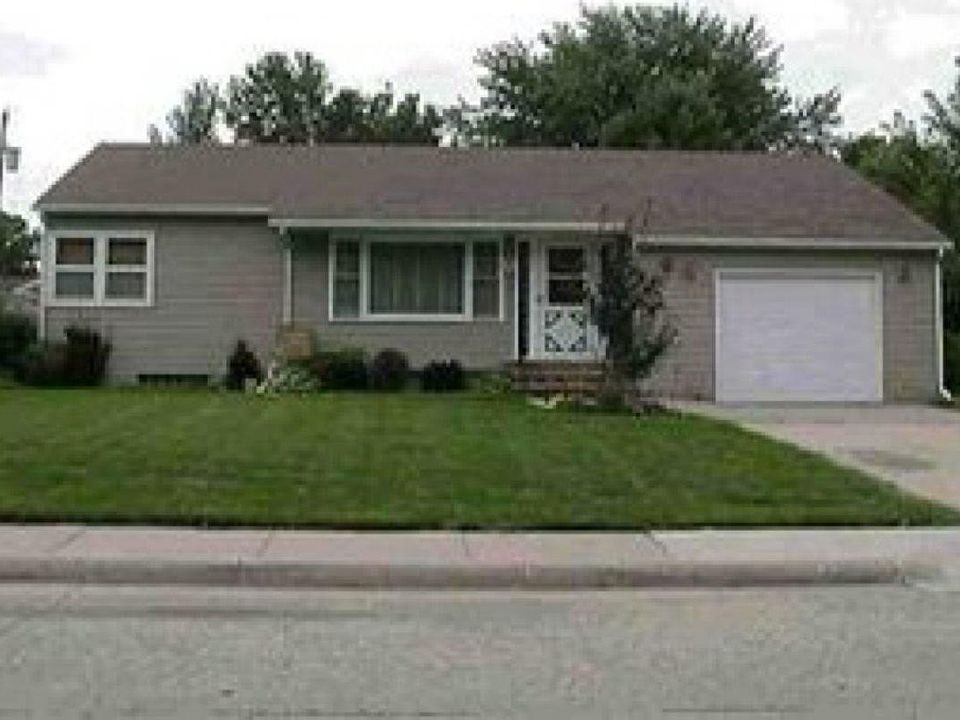 1st image of 436 N Lynn Dr