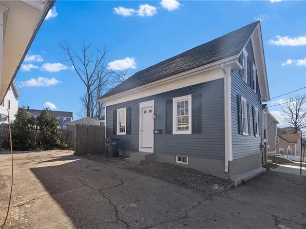 125 Grand View St, Providence, RI 02906