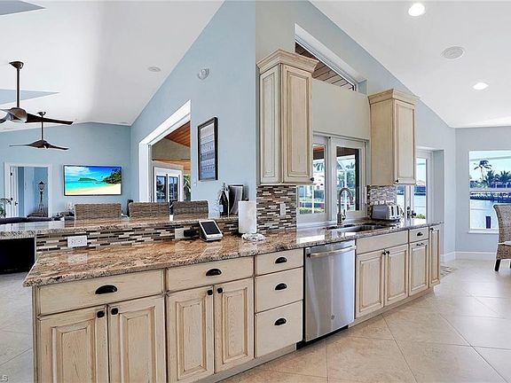5th image of 1203 Mistletoe Ct