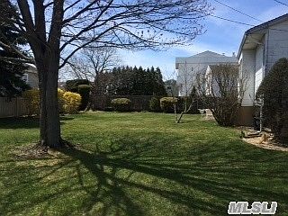 3rd image of 9 Lafayette Pl