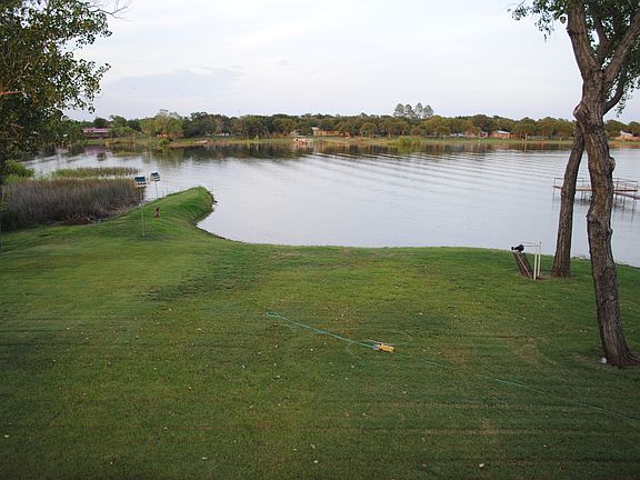 5th image of 262 Island Dr