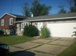 1917 Westwood Cir, Mishawaka, IN 46545