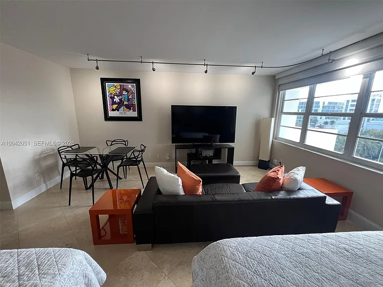 100 Lincoln Rd #716 — Photo 3