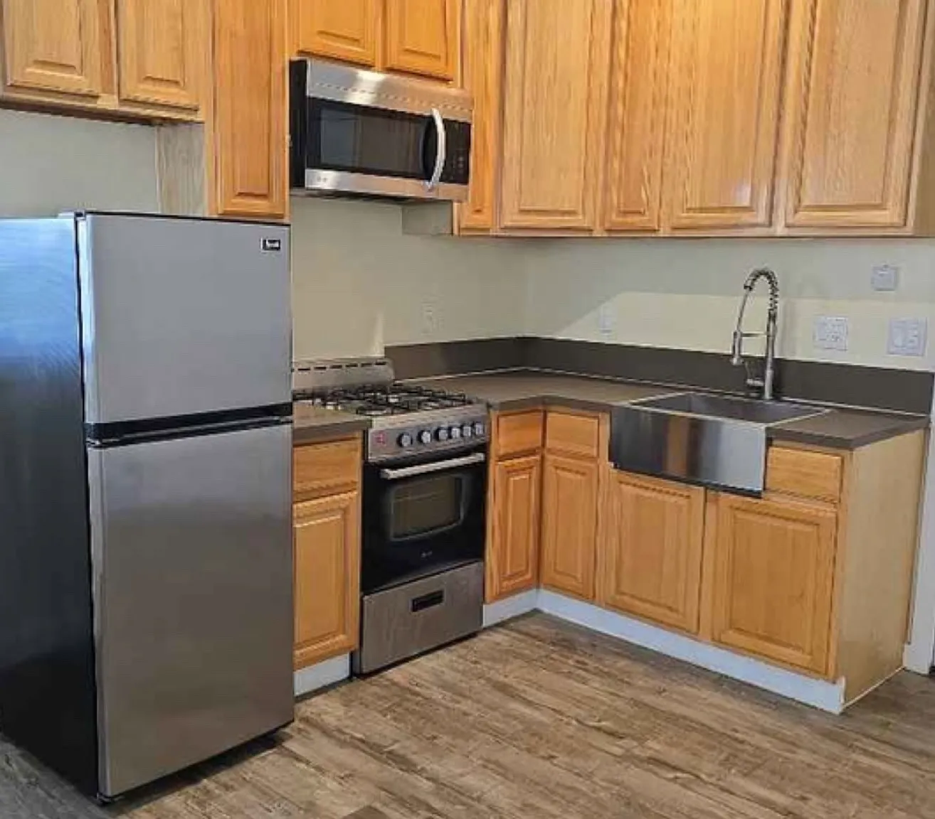 Studio, 300 sqft, $1,350 — Photo 1