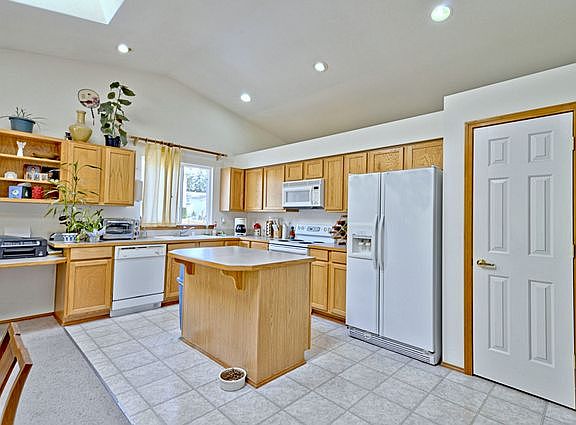 3rd image of 3112 127th Ave NE