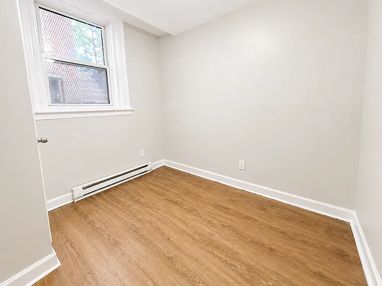 214-218 W Market St #BASEMENT — Photo 4