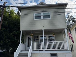 9 Adams St, Hanover Township, PA 18706